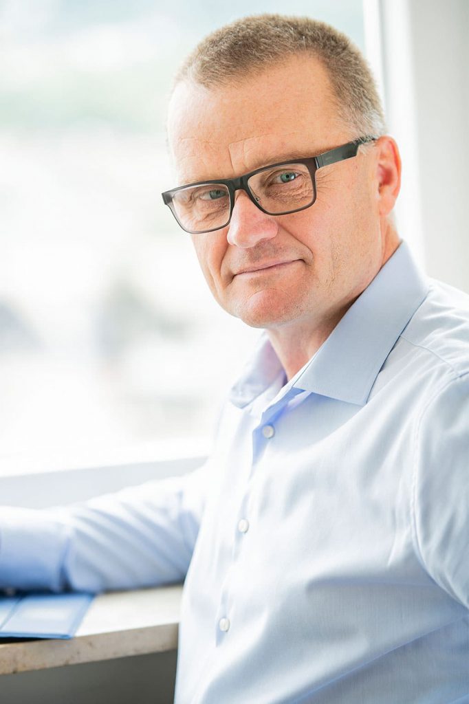 Dirk Beiser ist Trainer und Coach in Stuttgart - mehr als 20 Jahre Erfahrung in Teamentwicklung, Beratung und Business Coaching. Dirk Beiser ist Trainer und Coach in Stuttgart - mehr als 20 Jahre Erfahrung in Teamentwicklung, Beratung und Business Coaching.