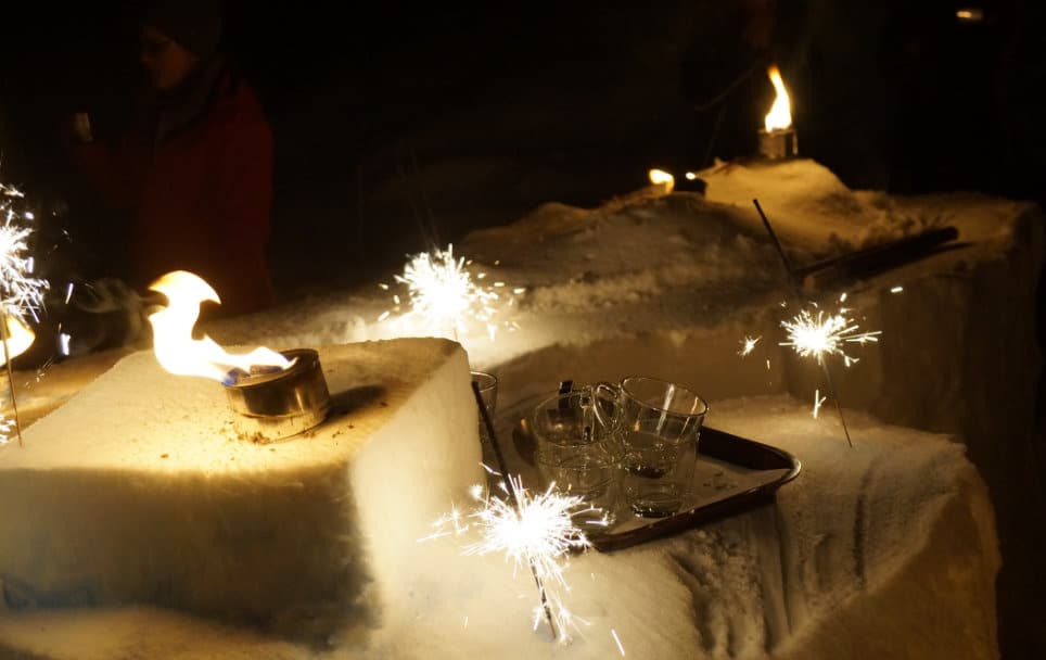 Das große Finale beim Teamevent- Glühwein an der Schneebar